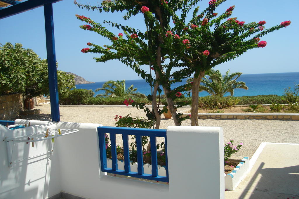 Ardani Bay Studios أموبي الغرفة الصورة